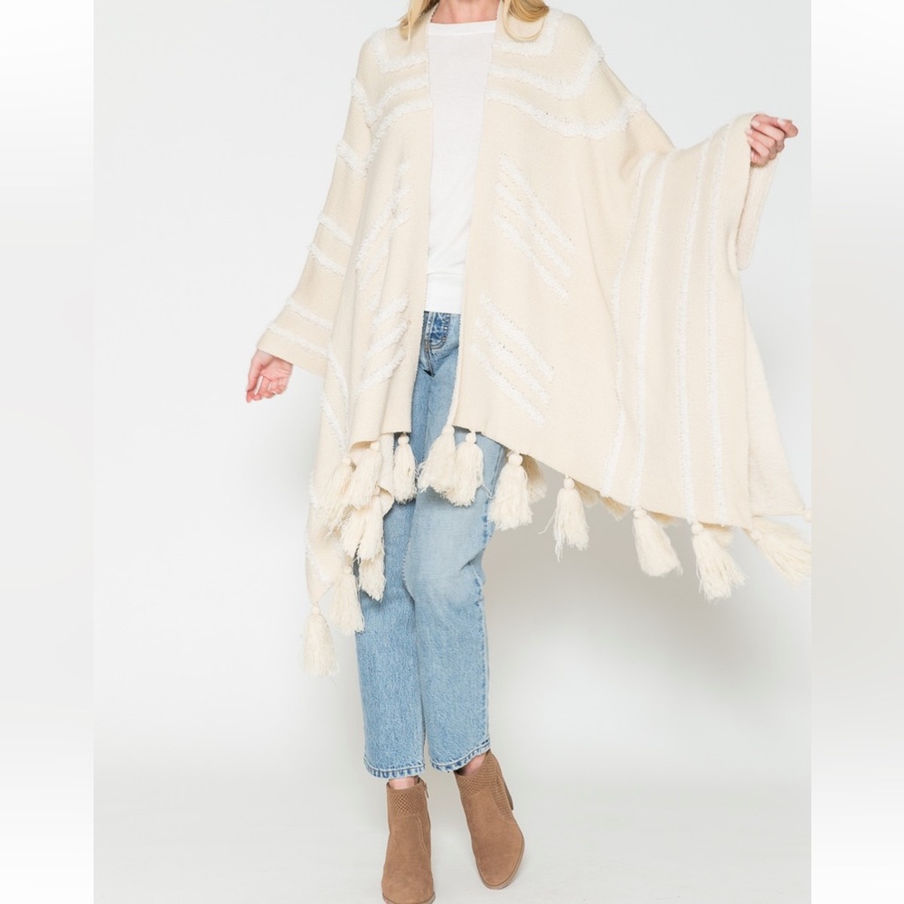 31 Fabulous Boho Sweater Fringe Kimono - Picture 3 of 6